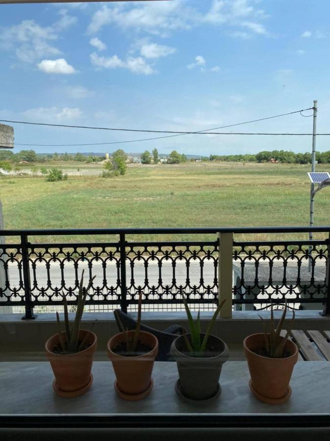 Polys Apartment And Paraskevi Studio With View Ptolemaida Exterior foto